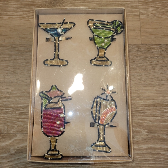 None Other - Napkin Rings Set of 4 Home Decor Cocktail Drinks Beaded New